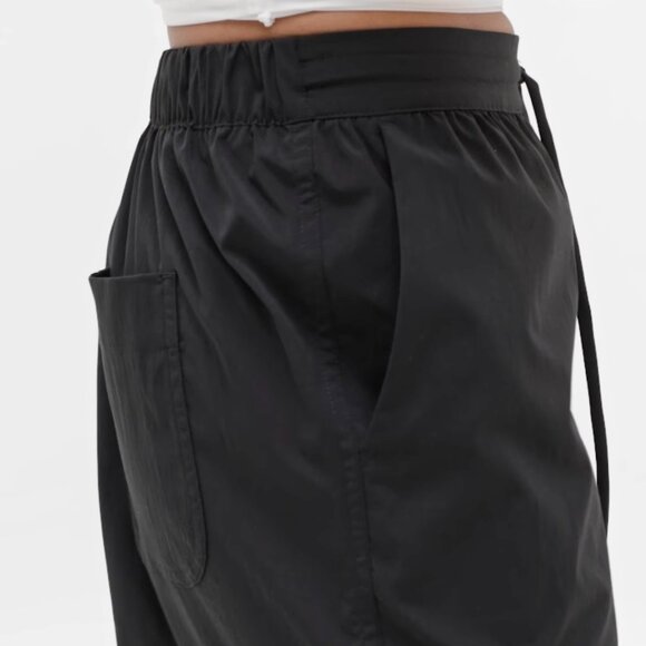 Large - ATHLETA - Drift Poplin Pant Black NEW $119 msrp - Picture 3 of 5